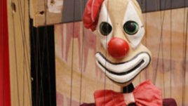 Днес е денят на кукления театър