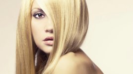 Съживете накъсаната коса с помощта на бира