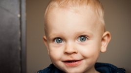 Ранни признаци, подсказващи за аутизъм