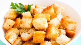 Домашни чеснови крутони