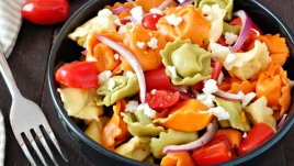 Салата с тортелини