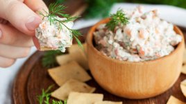 Разядка с шунка и крема сирене