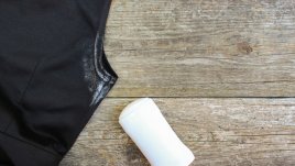 5 начина за лесно премахване на петна от дезодорант 