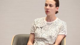 Весела Бабинова: Детето ни научи да бъдем търпеливи