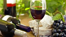 Червеното вино и ползите му за кожата