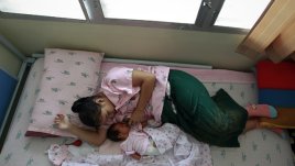 Бебе се ражда с късмет на асфалта