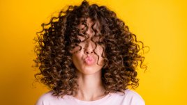 Хитри съвети да задържите къдриците в косата цял ден