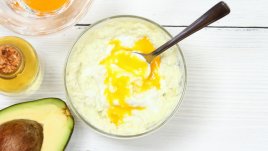 Подхранващи маски за коса само с два продукта