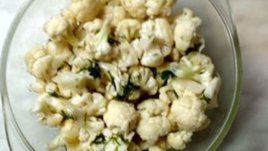 Свежа есенна салата от пресен карфиол