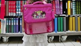 Азис и чалга певици лъснаха по тетрадките