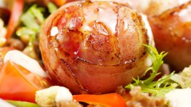 Кюфтенца в бекон