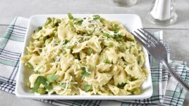 Салата с паста и песто