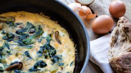 Омлет с гъби, спанак и чушка