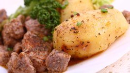 Свински рамстек с лук