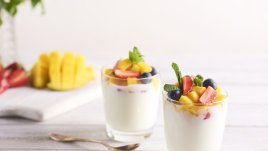 Рецепта за лесен крем с кисело мляко и сметана