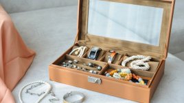 Как да почистим бижутата у дома?