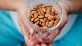 Кои са най-полезните ядки за женското здраве?