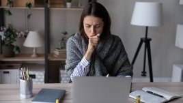 Как да облекчим сухата или влажна кашлица с едно средство?