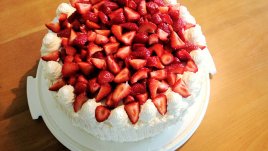 Ягодово-кокосова торта