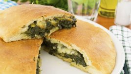 Домашно калцоне със спанак и пармезан