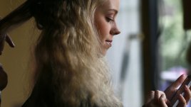 Парфюмът на баба и сапунените сериали състаряват жената