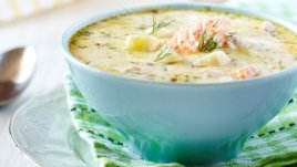 Супа със сьомга, зеленчуци и сметана 