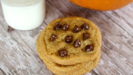 Тиквени бисквити с шоколадови парченца 