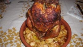Печено пиле с картофи и гъби