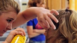 Домашен желатинов шампоан гланцира косата