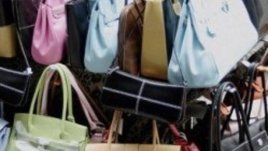 Малките чанти отново са на мода