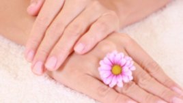 Зимен крем за много суха кожа на ръцете