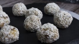 Енергийни топчета с овес и ябълки