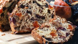 Коледен хляб с плодове и ядки