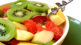 Как от плодова салата да направим засищаща закуска