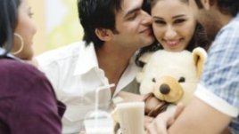 Покана за верижна целувка в деня на влюбените