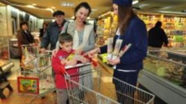 Стюардеси в супермаркета