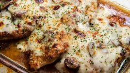 Печено пиле с гъби и  моцарела 