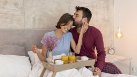 5 неща, които съпрузите правят, за да бъде жената до тях много щастлива 