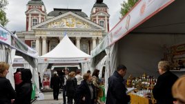 Зелени каузи пред Народния театър „Иван Вазов“