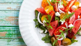 Лятна салата с домати и диня