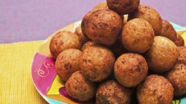 Картофени кюфтета с тиквички и извара