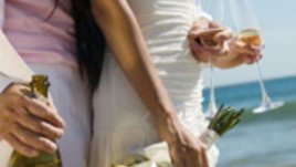 Двама светии на една маса