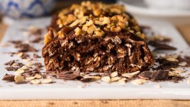 Сладкиш с овесени ядки, банани и шоколад