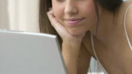 Абитуриентска рокля по Интернет