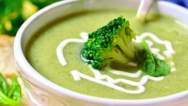 Зелена крем супа с броколи, спанак и праз