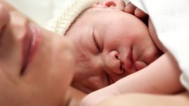 Какво е епизиотомия и кога се налага при раждане?