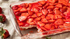 Ягодов пай с крем и претцели