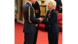 Принц Уилям връчи на Ема Томпсън кралско отличие