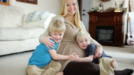 Какво никога да не казвате на жена, бременна с трето дете 