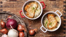 Френска лучена супа с 3 вида сирене